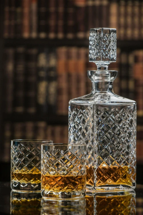 Zestaw do whisky: kryształowa karafka + kryształowe szklanki do whisky 6szt w opakowaniu prezentowym King KZ11