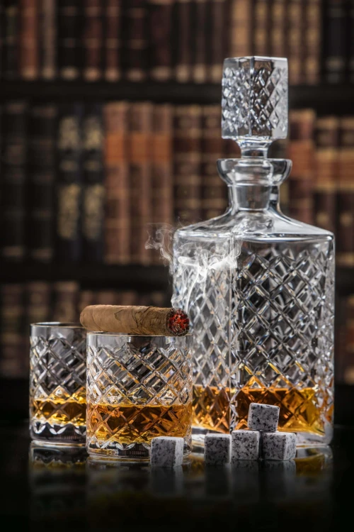 Zestaw do whisky: kryształowa karafka + kryształowe szklanki do whisky 6szt w opakowaniu prezentowym King KZ11