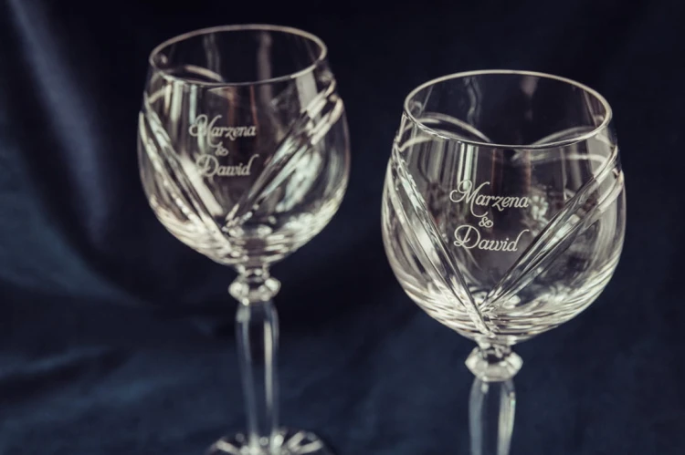 Kryształowe kieliszki do wina dla Pary Młodej 300ml Serca 2szt