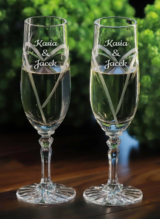 Kryształowe kieliszki do szampana dla Pary Młodej z grawerem 2szt 170ml Serca - prezent na ślub