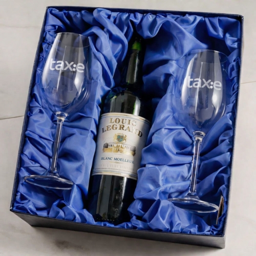 Kryształowe kieliszki do wina 350 ml z grawerem logo firmy – zestaw 2 szt. w eleganckim pudełku prezentowym na butelkę wina